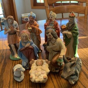 Home Interior Natavity Set. Vintage